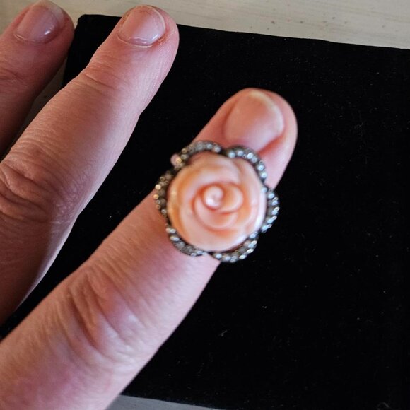 UNIQUE Vintage Large 1.00ct Sapphire Gold Pearl Carved Coral Rose Ring - Picture 2 of 5